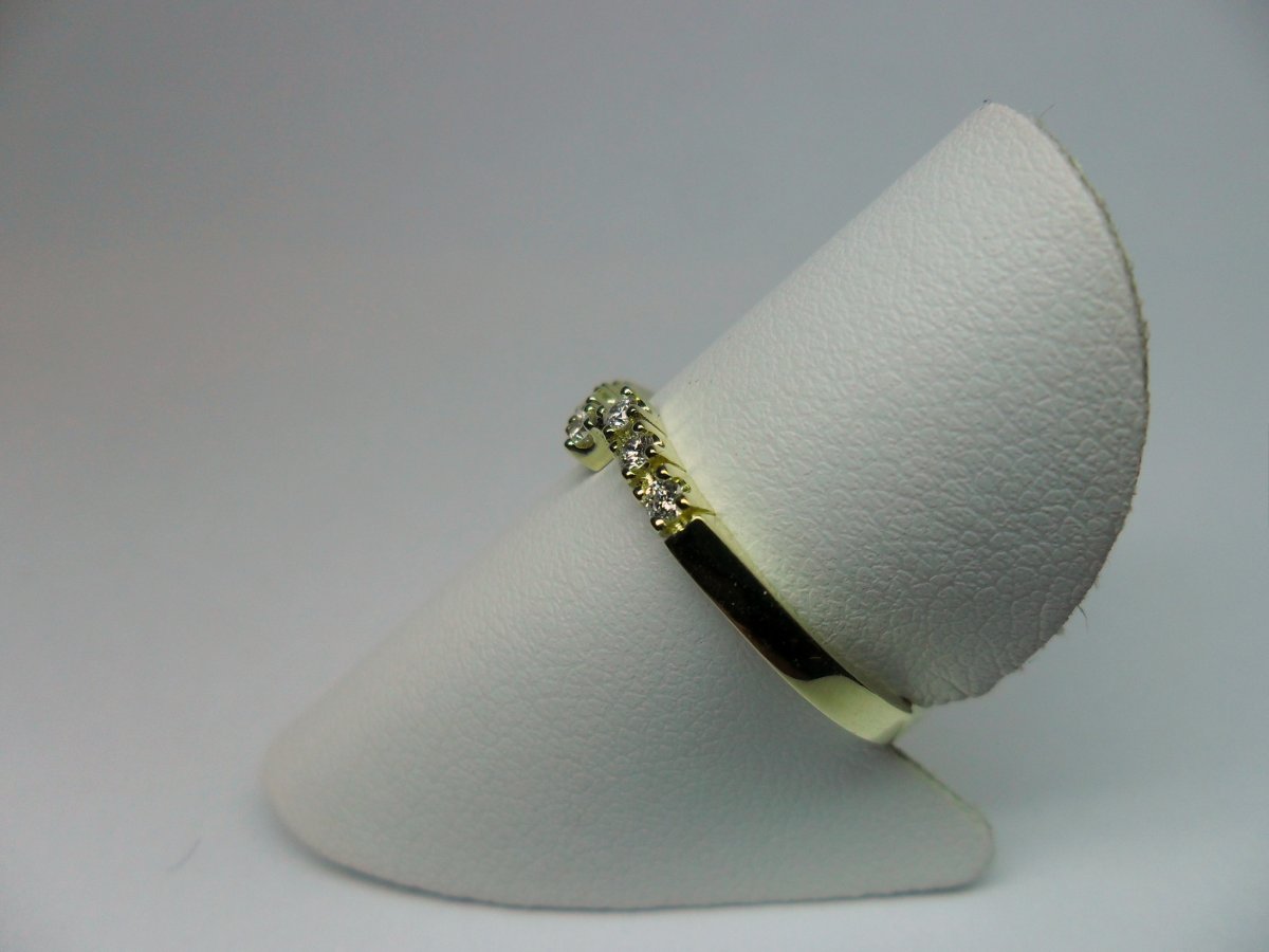 Twisted alliance ring